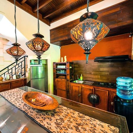 De Cinta Villa - Kuta - 5 Bedrooms - Heart Of Kuta Kültér fotó