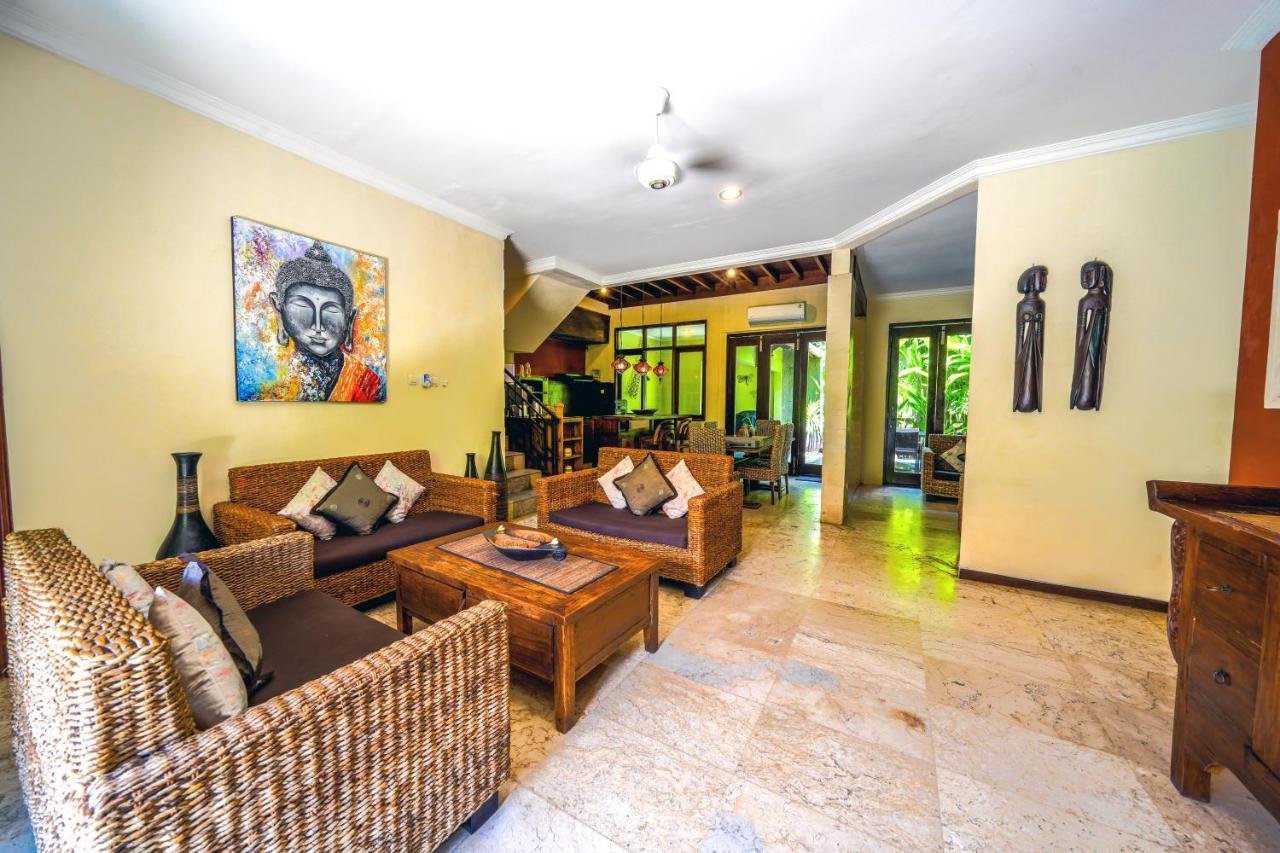 De Cinta Villa - Kuta - 5 Bedrooms - Heart Of Kuta Kültér fotó